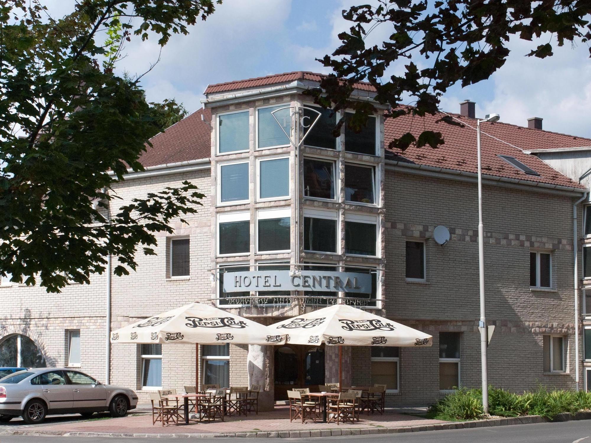 Hotel Central Nyíregyháza Exteriör bild